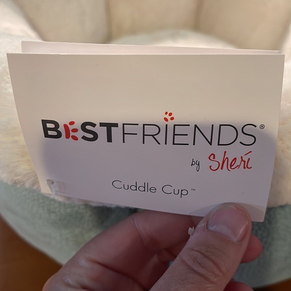 Comfy Cat Bed - Picture 2 of 3